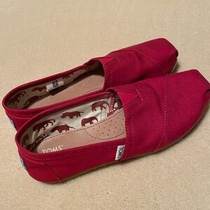 TOMS shoes size 7.